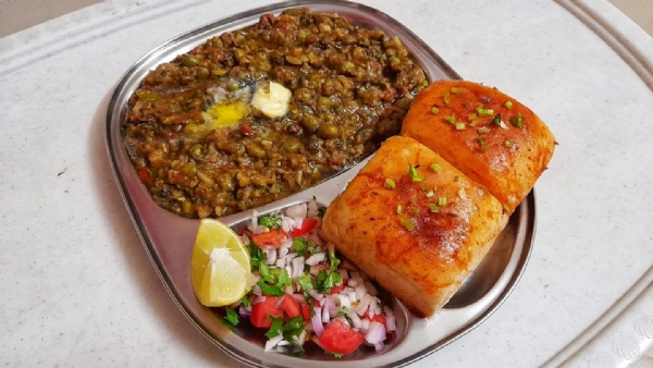 ગરમીનો કહેર: સાવરકુંડલામાં પાવભાજી વેપાર પર અસર, ગ્રાહકોમાં 30% સુધી ઘટાડો