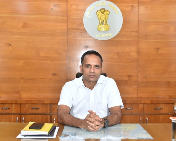 કલેકટર નીતિન સંગવાન કલેકટર નીતિન સંગવાન