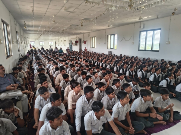 ‘કારકિર્દી વિશેષાંક-૨૦૨૬’ મહેસાણા જિલ્લા માહિતી કચેરી ખાતે ઉપલબ્ધ