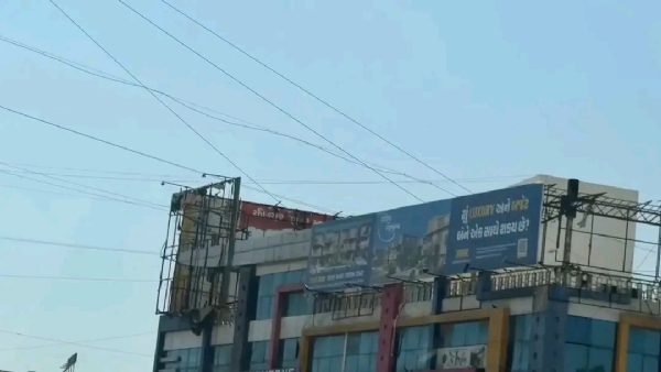 મહેસાણામાં ચોમાસા પૂર્વે તંત્ર સજ્જ, ૨૦૦ જોખમી હોર્ડિંગ્સ અંગે કાર્યવાહી