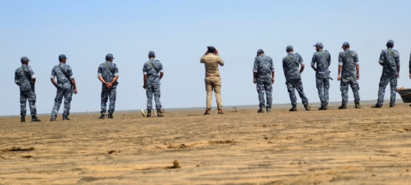 દરિયાઈ વિસ્તારમાં પેટ્રોલિંગ કરતા જવાનો