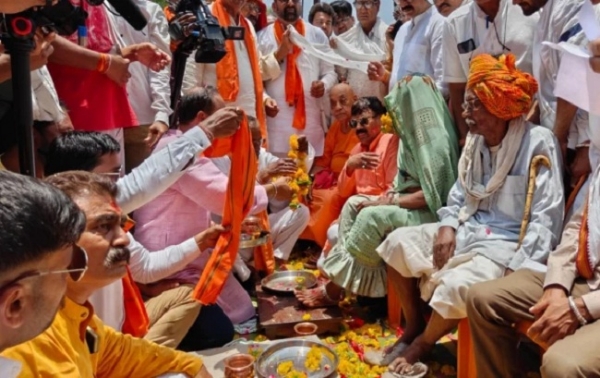 Maha Aarti was held at the historic Bhojshala of MP and the idol of Vagdevi was placed and worshipped