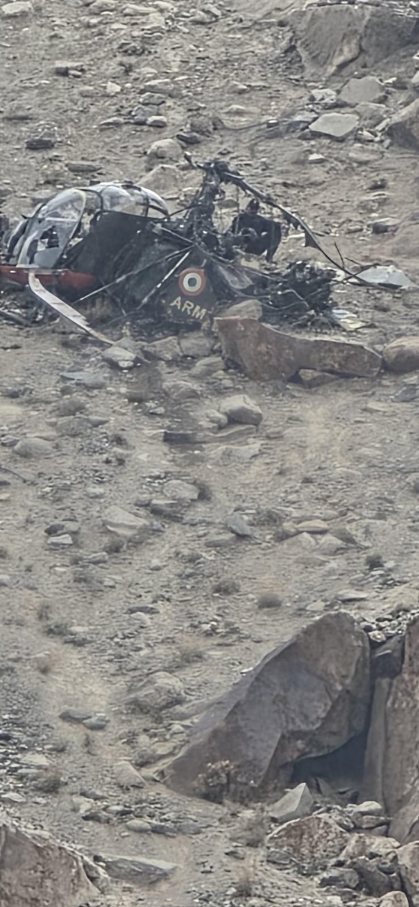 3 Army officers survive helicopter crash in Leh on Wednesday 3 Army officers survive helicopter crash in Leh on Wednesday