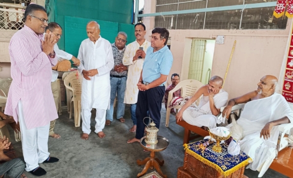 તપસ્વીઓની સાધના જોઈ નરદેવસાગર મા .સા. અમદાવાદથી વિહાર કરીને 150 કિમી ભરુચ પધાર્યા