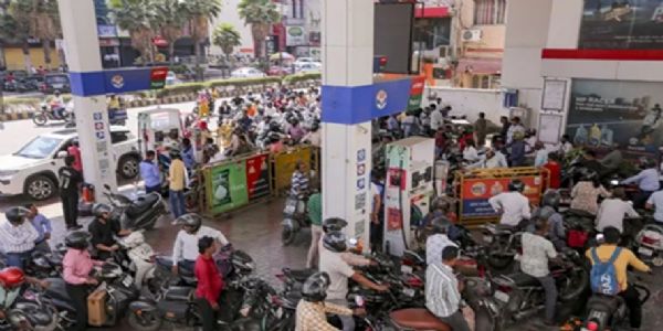 પેટ્રોલ 2.61 અને ડીઝલ 2.71 રૂપિયા મોંઘું થયું