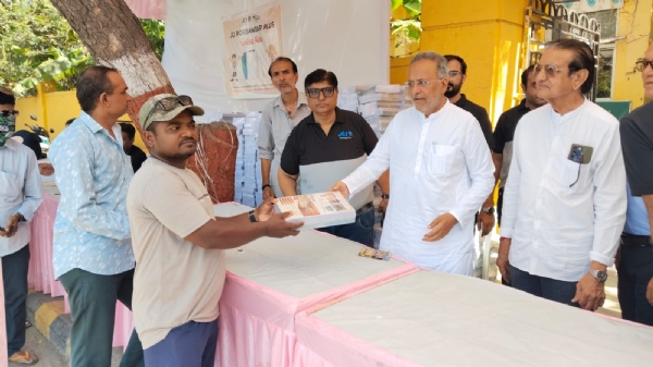 JCI દ્વારા રાહતદરે નોટબુક વિતરણ કરાયું.