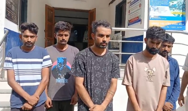 Palnpur ma pati e patni ne vechi