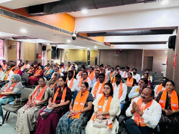 મહેસાણા જિલ્લા ભાજપ કમલમ્ કાર્યાલય ખાતે પરિચય બેઠક યોજાઈ