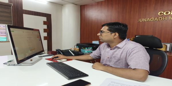 જૂનાગઢ મનપાના કમિશનર પ્રભવ જોશીએ વસ્તી ગણતરી - 2027 અંતર્ગત ડિજિટલી સ્વ- ગણતરી પ્રક્રિયા પૂર્ણ કરી