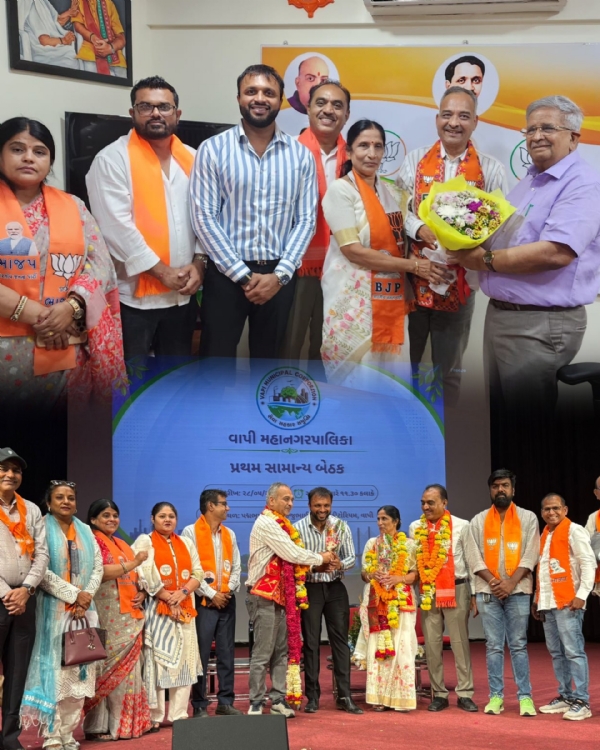 વાપી મનપાના નવા હોદ્દેદારોનું ભાજપ દ્વારા સન્માન