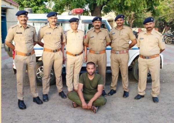 બંદૂક સાથે ઝડપાયેલો આરોપી