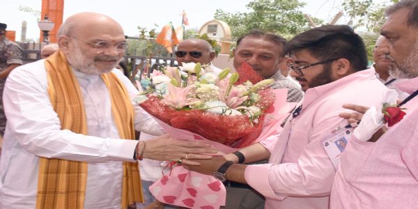 કેન્દ્રીય ગૃહમંત્રી અમિત શાહએ કમલમમાં ભાજપના ટોચના નેતાઓ સાથે બેઠક, સુરેન્દ્ર પટેલની ખાસ હાજરી