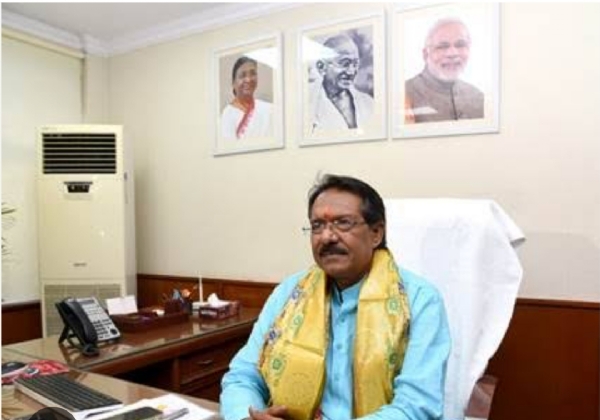 કેન્દ્રીય રાજ્ય મંત્રી હર્ષ મલ્હોત્રા