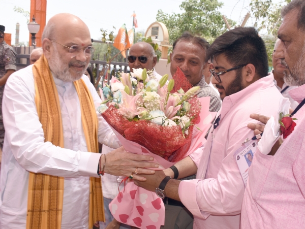 Union Home Minister Amit Shah holds meeting with top BJP leaders in Kamalam Union Home Minister Amit Shah holds meeting with top BJP leaders in Kamalam