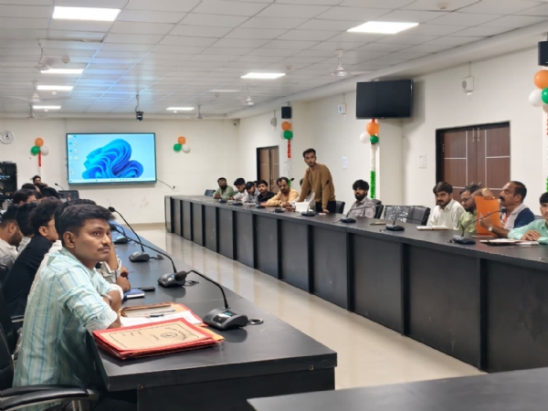 ચોમાસાની પૂર્વ તૈયારીને લઈ પોરબંદર મહાનગરપાલિકામાં ડિઝાસ્ટર સમીક્ષા બેઠક યોજાઈ.