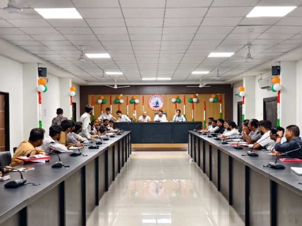 ચોમાસાની પૂર્વ તૈયારીને લઈ પોરબંદર મહાનગરપાલિકામાં ડિઝાસ્ટર સમીક્ષા બેઠક યોજાઈ.
