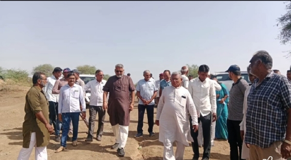 તળાવ ઊંડા કરવાની કામગીરીનો શુભારંભ