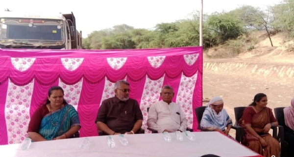 તળાવ ઊંડા કરવાની કામગીરીનો શુભારંભ