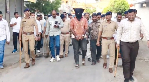 અમરેલીમાં ભોજન સમારંભની મારામારી કેસમાં હિસ્ટ્રીશીટર યુવરાજ મકવાણાનું પોલીસ દ્વારા રી-કન્સ્ટ્રક્શન