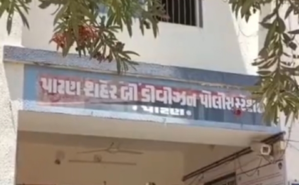 નશામાં ધૂત શખસે એક્ટિવાને પાછળથી ટક્કર મારી અકસ્માત સર્જ્યો.