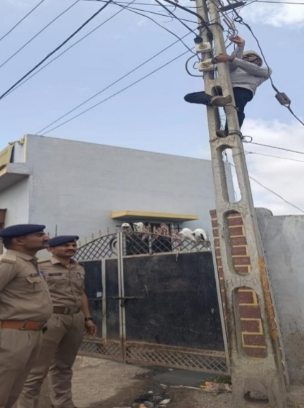 વિજ કનેક્શન કાપવાની કામગીરી