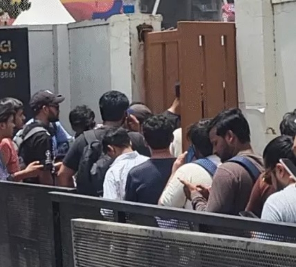 Cricket fans gather outside Modi Stadium to buy tickets for IPL final in Ahmedabad Cricket fans gather outside Modi Stadium to buy tickets for IPL final in Ahmedabad