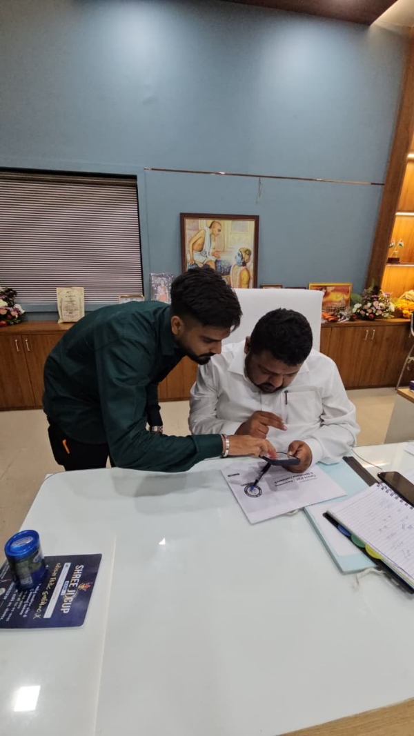વસ્તી ગણતરી- અંતર્ગત સ્વ-ગણતરી અભિયાનમાં મેયર સાગરભાઈ મોદીની સક્રિય ભાગીદારી નોંધાવી. વસ્તી ગણતરી- અંતર્ગત સ્વ-ગણતરી અભિયાનમાં મેયર સાગરભાઈ મોદીની સક્રિય ભાગીદારી નોંધાવી.
