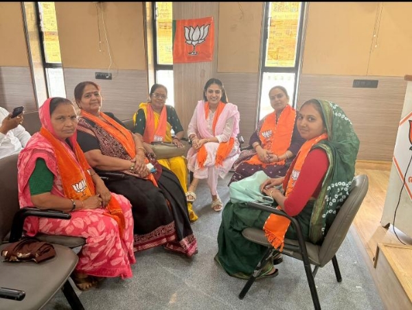 જીતેલ ઉમેદવારો કમલમ ખાતે સેન્સ પ્રક્રિયા માટે હાજર, રાજકીય ચહલપહલ તેજ