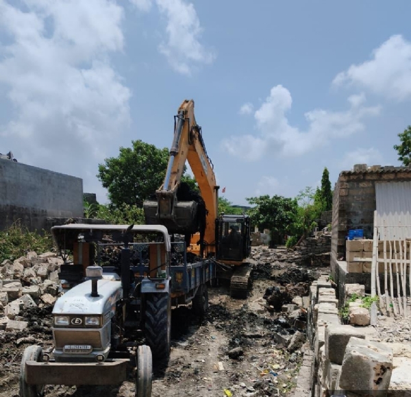 મહાનગરપાલિકા દ્વારા 218 કિલોમીટર ગટર સફાઈ કરાઇ : 650 ટન કાદવ-કચરાનો નિકાલ . મહાનગરપાલિકા દ્વારા 218 કિલોમીટર ગટર સફાઈ કરાઇ : 650 ટન કાદવ-કચરાનો નિકાલ .
