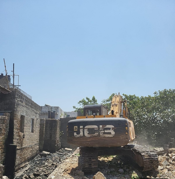 મહાનગરપાલિકા દ્વારા 218 કિલોમીટર ગટર સફાઈ કરાઇ : 650 ટન કાદવ-કચરાનો નિકાલ . મહાનગરપાલિકા દ્વારા 218 કિલોમીટર ગટર સફાઈ કરાઇ : 650 ટન કાદવ-કચરાનો નિકાલ .