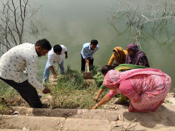 કચ્છના ગામડાઓમાં સ્વચ્છતા અભિયાન