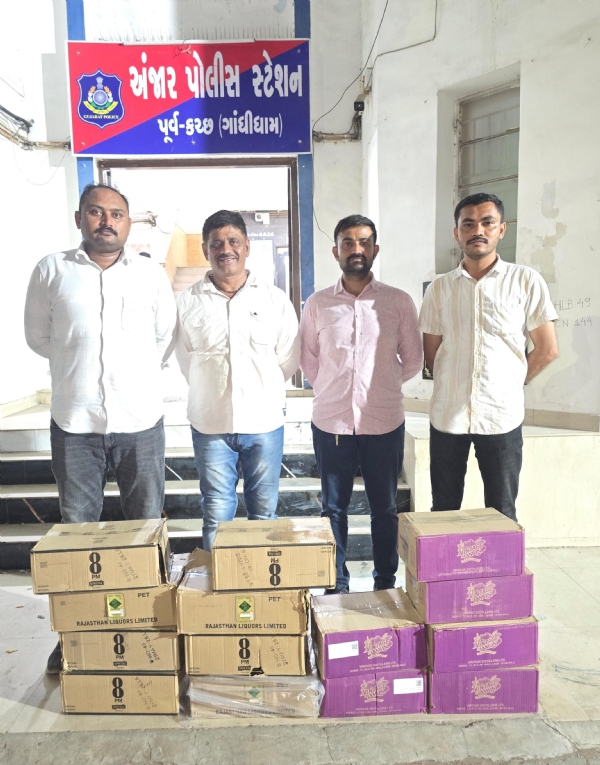 રહેણાંકના મકાન માંથી પકડાયેલ દારૂ