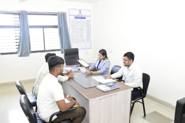 ભરતી મેળો ફાઇલ ફોટો ભરતી મેળો ફાઇલ ફોટો