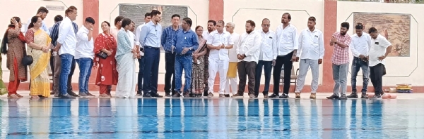 ગોધરાના કનેલાવ સ્પોર્ટ્સ કોમ્પ્લેક્સ ખાતે ‘પ્રગતિ પથ યાત્રા’ના બીજા તબક્કાનો શુભારંભ કરાવતા જિલ્લા કલેક્ટર  અજય દહિયા
