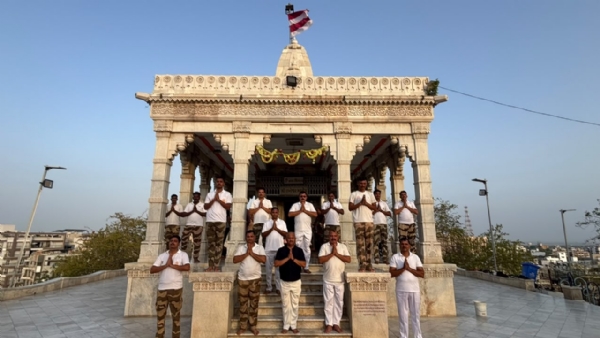 યોગ સત્ર યોજાયું