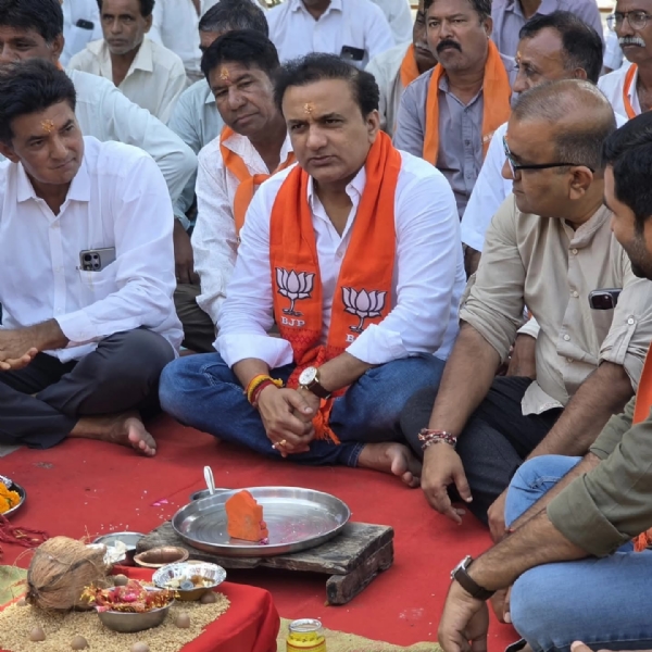 ગીર સોમનાથ  ઓમનાથ મહાદેવ મંદિર, ઉંબા ખાતે પૂજન, ધ્વજારોહણ, સ્વચ્છતા અભિયાન અને વૃક્ષારોપણ