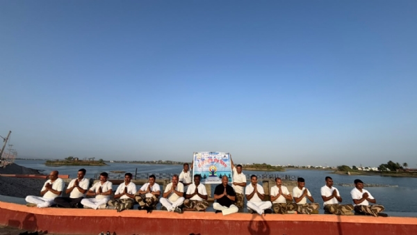 યોગ સત્ર યોજાયું યોગ સત્ર યોજાયું