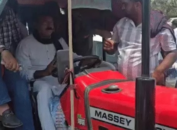 Congress leaders take control of tractors during Adhikar Yatra
