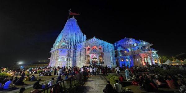 અધિક જેઠ માસના અંતિમ ચરણમાં પ્રથમ જ્યોતિર્લિંગ સોમનાથ ખાતે ભાવિકોનો ભક્તિ સમુદ્ર છલકાયો