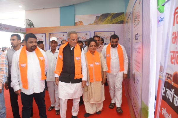 પોરબંદરમાં ખાતે મોદી સરકારના 12 વર્ષના વિકાસકાર્યો અને જનકલ્યાણકારી યોજનાઓની ઝાંખી કરાવતું વિશેષ પ્રદર્શન યોજાયું.