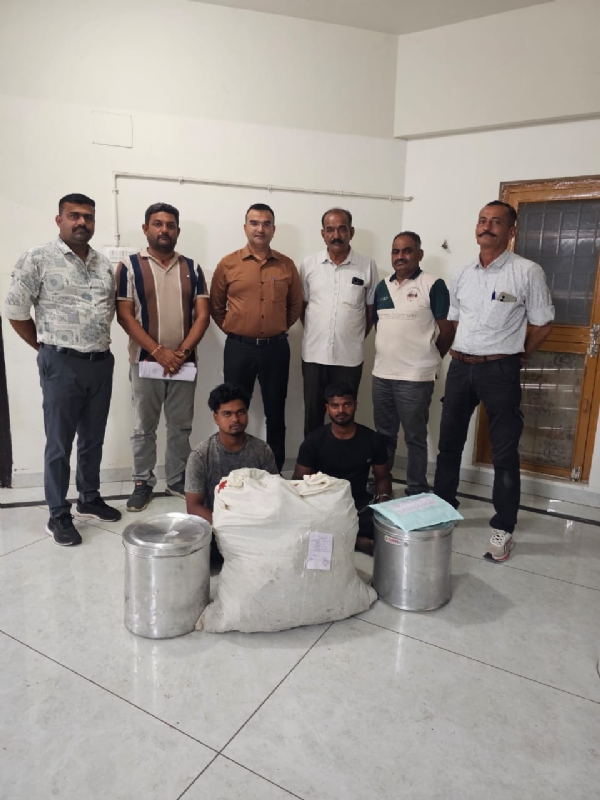 નંદગામ માં ગાંજા સાથે પકડાયેલ આરોપીઓ