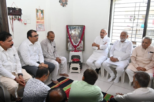 BJP State President Jagdish Vishwakarma met the family of late Janak Kotak in Rajkot.