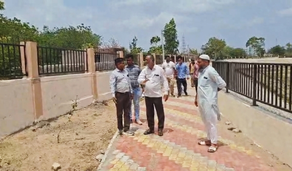 આમોદ મોટા તળાવની બ્યુટીફિકેશનની કામગીરીમાં ભ્રષ્ટાચારથી કોન્ટ્રાક્ટર સામે રોષ આમોદ મોટા તળાવની બ્યુટીફિકેશનની કામગીરીમાં ભ્રષ્ટાચારથી કોન્ટ્રાક્ટર સામે રોષ
