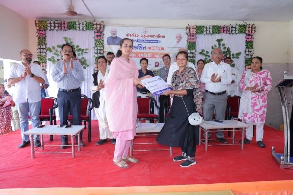 પોરબંદરમાં પીએમ સ્વનિધી મહોત્સવ યોજાયો.