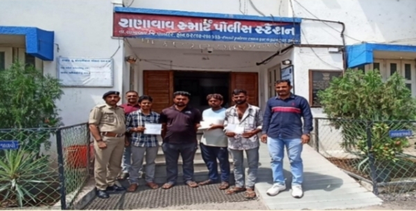 સાયબર ફરોડના પીડિતોને 5 લાખ થી વધુની રકમ પરત અપાવતી પોલીસ. સાયબર ફરોડના પીડિતોને 5 લાખ થી વધુની રકમ પરત અપાવતી પોલીસ.