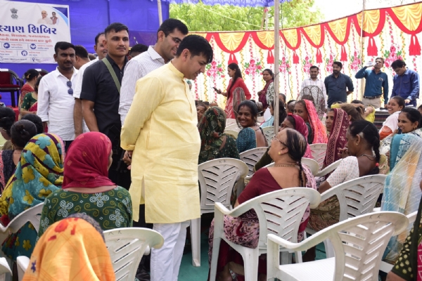 Public welfare camp held at Bhadam and Wadia in Narmada district Public welfare camp held at Bhadam and Wadia in Narmada district