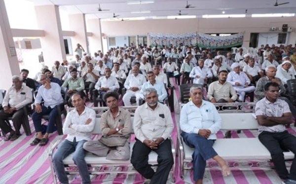 પ્રાકૃતિક શાળામાં ખેડૂતો ઉપસ્થિત રહ્યા