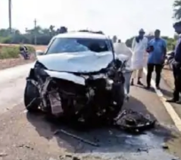 નખત્રાણા હાઇવે પર અકસ્માત ગ્રસ્ત વાહન