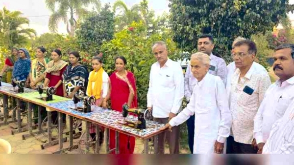 સિલાઈ મશીન વિતરણ કાર્યક્રમ