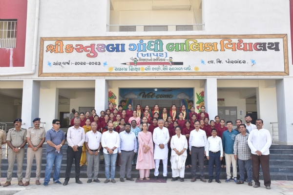પ્રભારી મંત્રી કુંવરજી બાવળિયા પોરબંદર ખાતે પ્રગતિપથ યાત્રામાં જોડાયા.